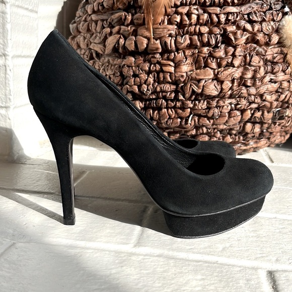 Tory Burch Shoes - 🖤Tory Burch Suede Heels